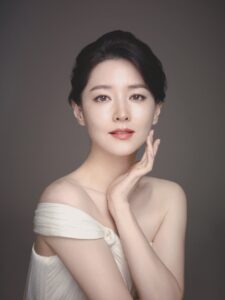사진자료_뷰티-디바이스-리파-카사업의-브랜드-뮤즈-배우-이영애0